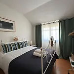 منزل للإقامة Casa Os Maias - Jardim, Terraco E Espaco 10 Pessoas *