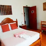 Casa Os Maias - Jardim, Terraco E Espaco 10 Pessoas منزل للإقامة ميرانديلا