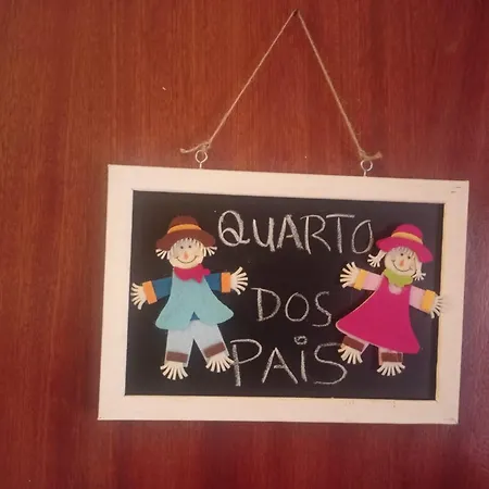 Casa Os Maias - Jardim, Terraço E Espaço 11 Pessoas Quarto em Acomodações Particulares *