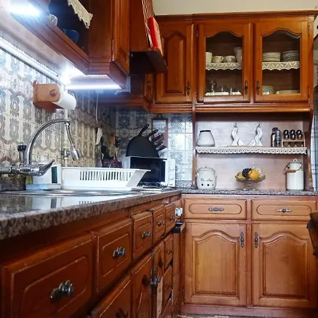 Homestay Local Os Maias