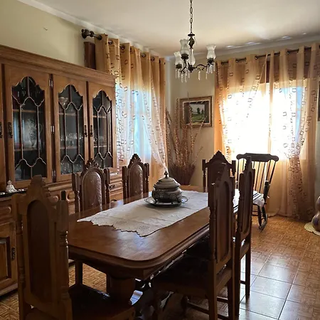 Homestay Local Os Maias