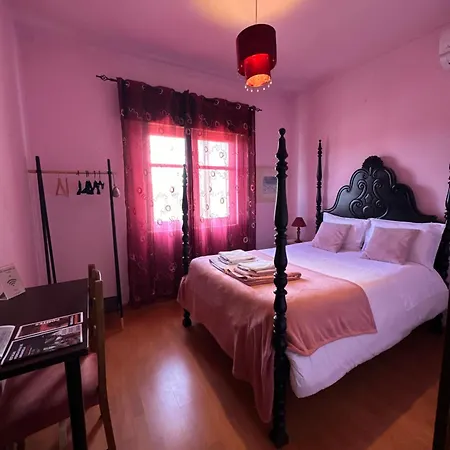 Homestay Local Os Maias *