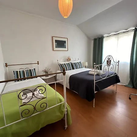 Homestay Local Os Maias