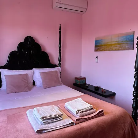 Homestay Local Os Maias