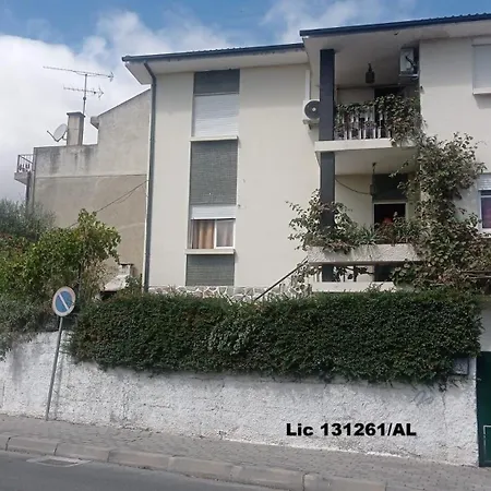 Quarto em Acomodações Particulares Local Os Maias *