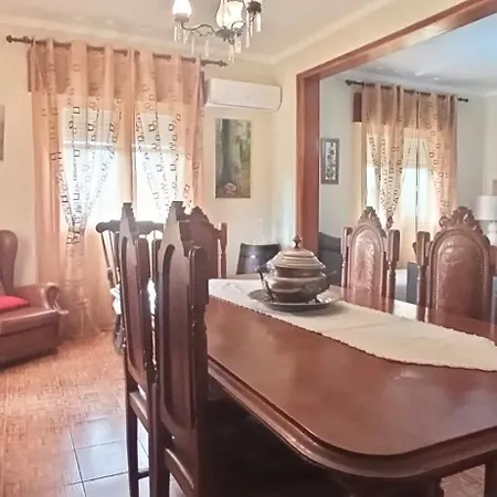 Casa Os Maias - Jardim, Terraço E Espaço 11 Pessoas Quarto em Acomodações Particulares *