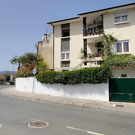 Casa Os Maias - Jardim, Terraco E Espaco 10 Pessoas *