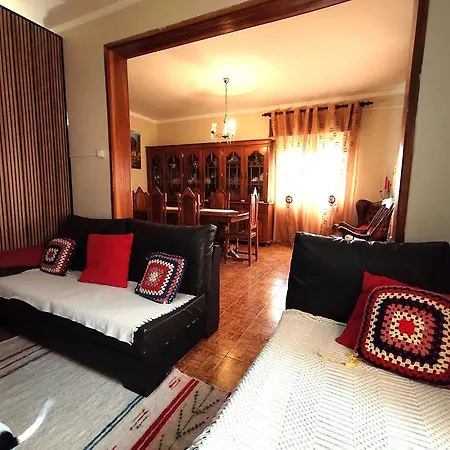 Casa Os Maias - Jardim, Terraco E Espaco 10 Pessoas *