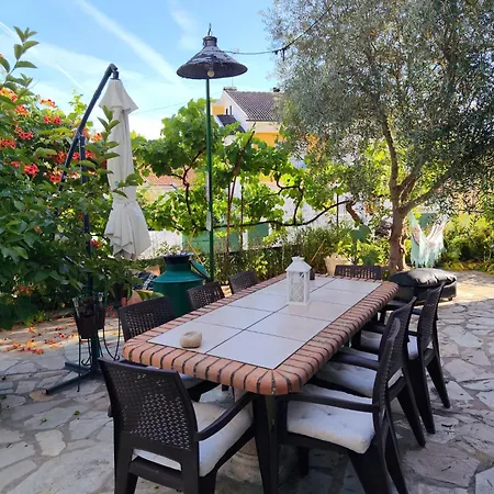 Casa Os Maias - Jardim, Terraco E Espaco 10 Pessoas Mirandela