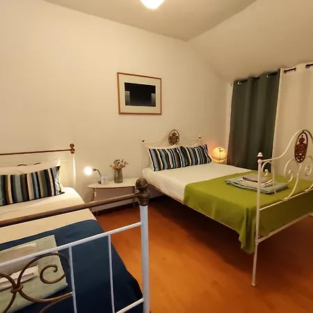 Casa Os Maias - Jardim, Terraco E Espaco 10 Pessoas *