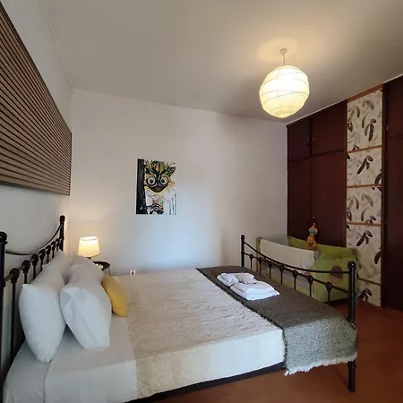 בית אירוח Casa Os Maias - Jardim, Terraco E Espaco 10 Pessoas *