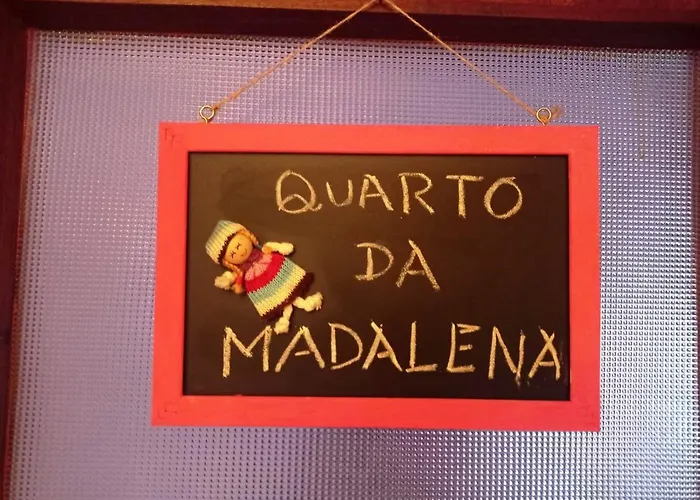 Quarto em Acomodações Particulares Casa Os Maias - Jardim, Terraço E Espaço 11 Pessoas