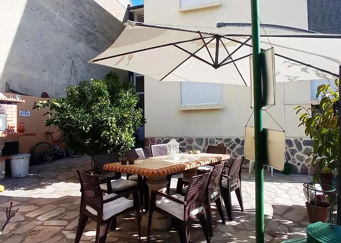 Local Os Maias 홈스테이 미란델라