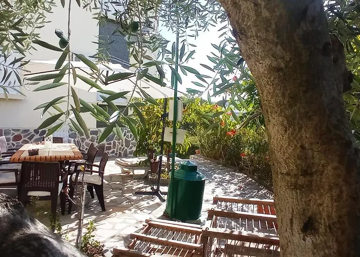 Quarto em Acomodações Particulares Casa Os Maias - Jardim, Terraço E Espaço 11 Pessoas Mirandela