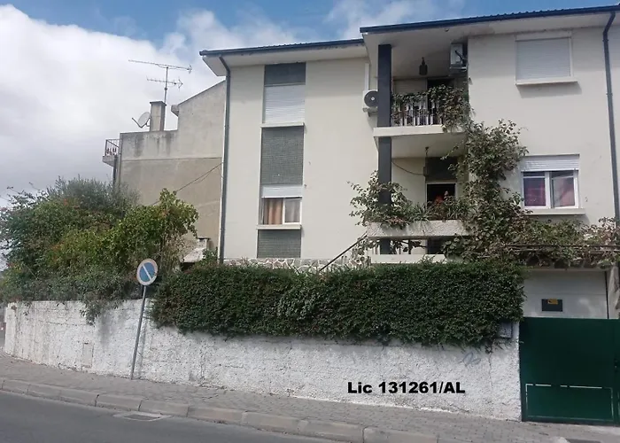 Quarto em Acomodações Particulares Casa Os Maias - Jardim, Terraço E Espaço 11 Pessoas *