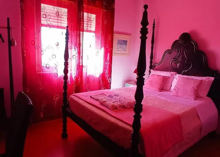 Casa Os Maias - Jardim, Terraco E Espaco 11 Pessoas * ミランデラ