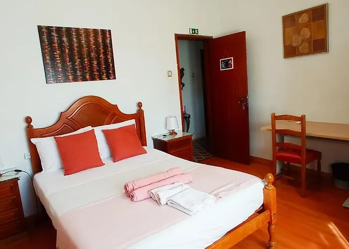 Casa Os Maias - Jardim, Terraço E Espaço 11 Pessoas Quarto em Acomodações Particulares Mirandela