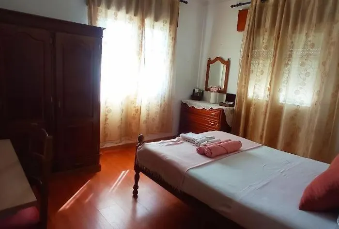 Casa Os Maias - Jardim, Terraço E Espaço 11 Pessoas *