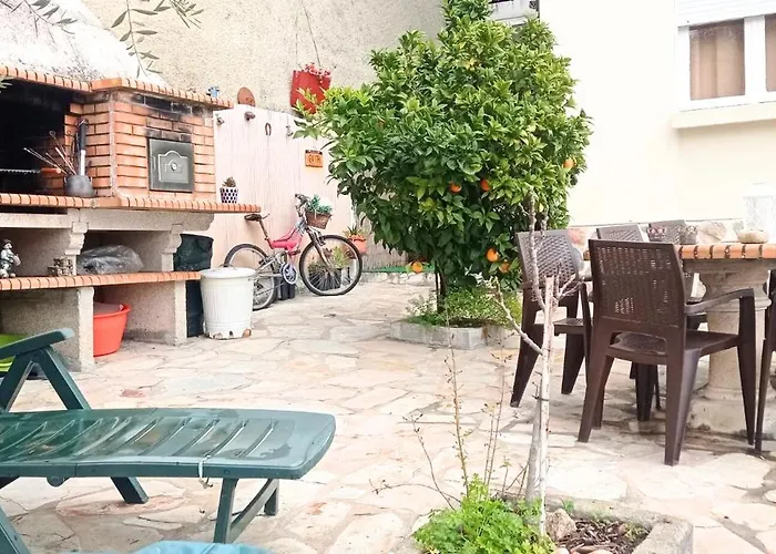 ホームステイ Casa Os Maias - Jardim, Terraco E Espaco 11 Pessoas ミランデラ